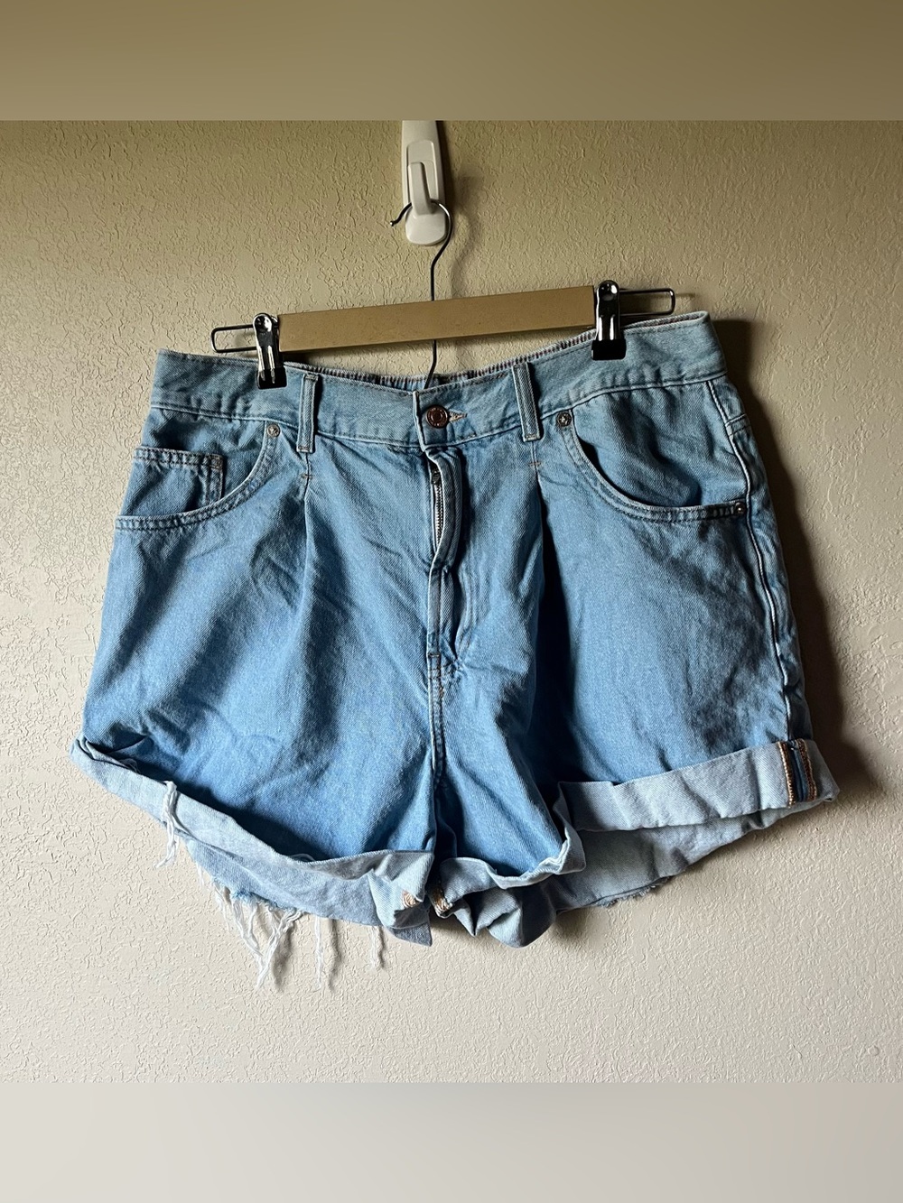 We The Free by Free People Classic Light Blue Denim Roll-Cuff Women’s Shorts